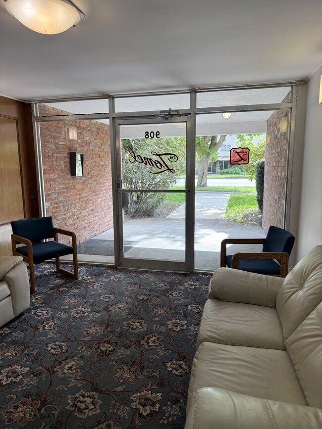 Photo - 908 Cook St Unit 205