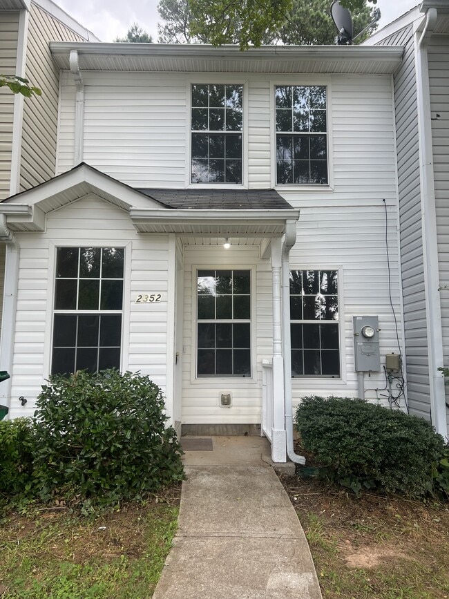Photo - 2352 Wellington Cir Townhome