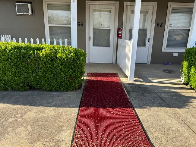 Entrance 5 - Garden Cottages