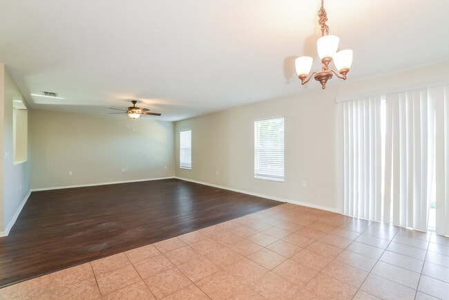 Photo - 1729 Strathmore Cir