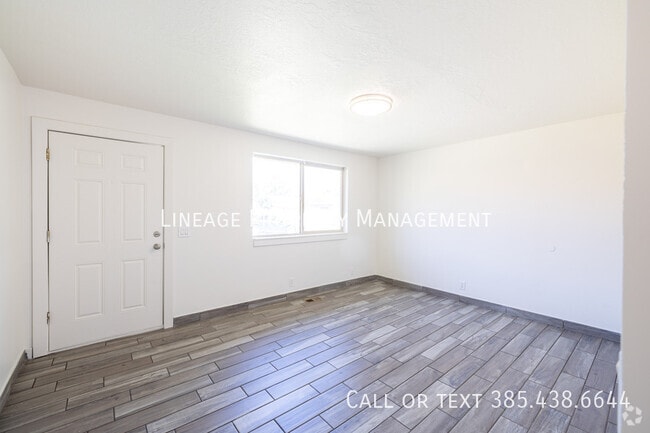 Building Photo - 1223 Emery-B Unit B Rental