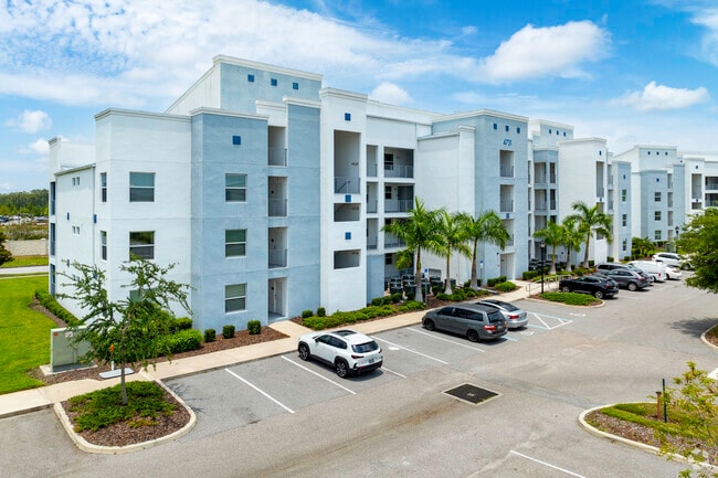 4741 Clock Tower Dr Kissimmee, FL 34746 - Purple Chair Condo at Storey Lake Resort