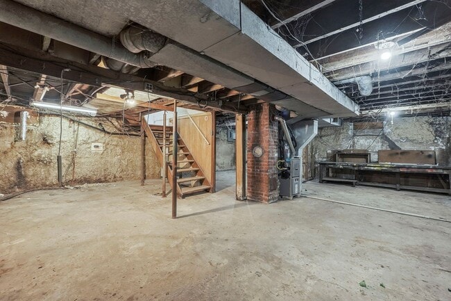 Photo - Spacious 4 Bedroom House with New Updates