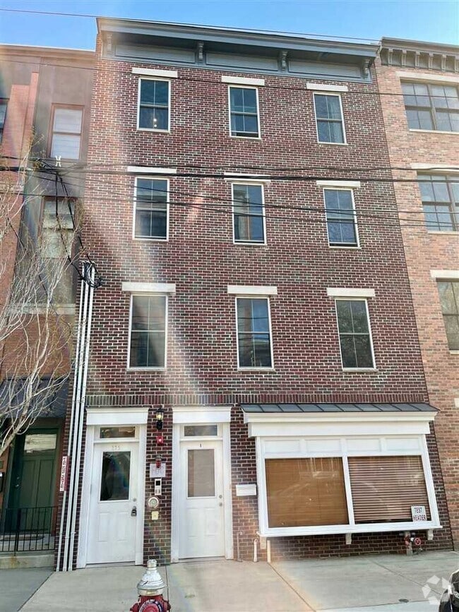Building Photo - 325 1st St Unit 4 Rental