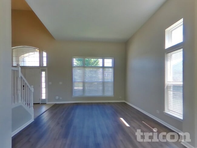 231 Paradise Pkwy