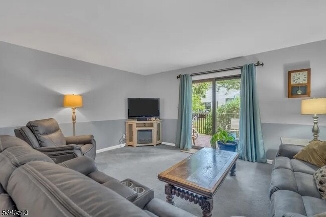 Photo - 668 Marshall Rd