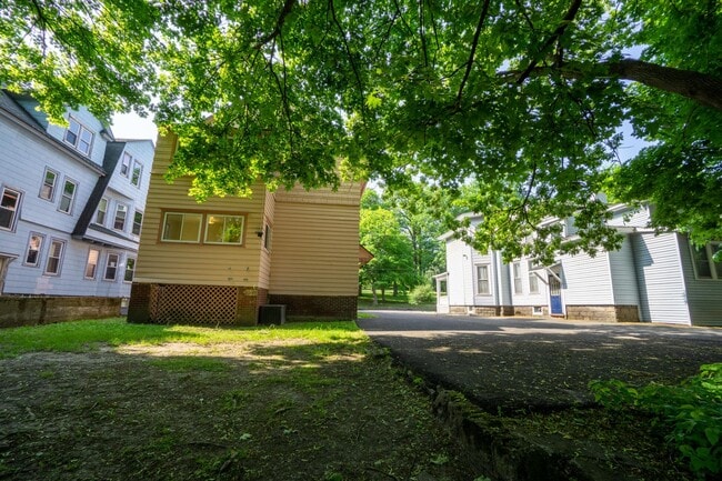 Photo - 1213 Madison St Unidad Madison 1213.1