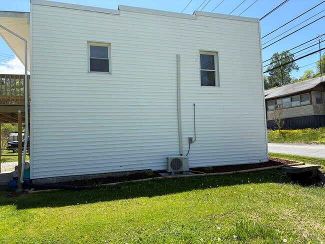 Photo - 557 S Church St Unit A