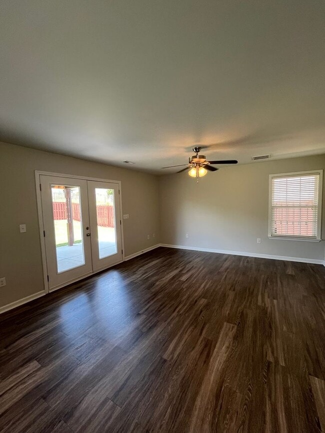 Photo - 311 Glenlea Ln