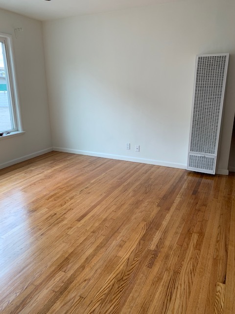 living room - 1333 W Adams Blvd Apartments Unit 1337