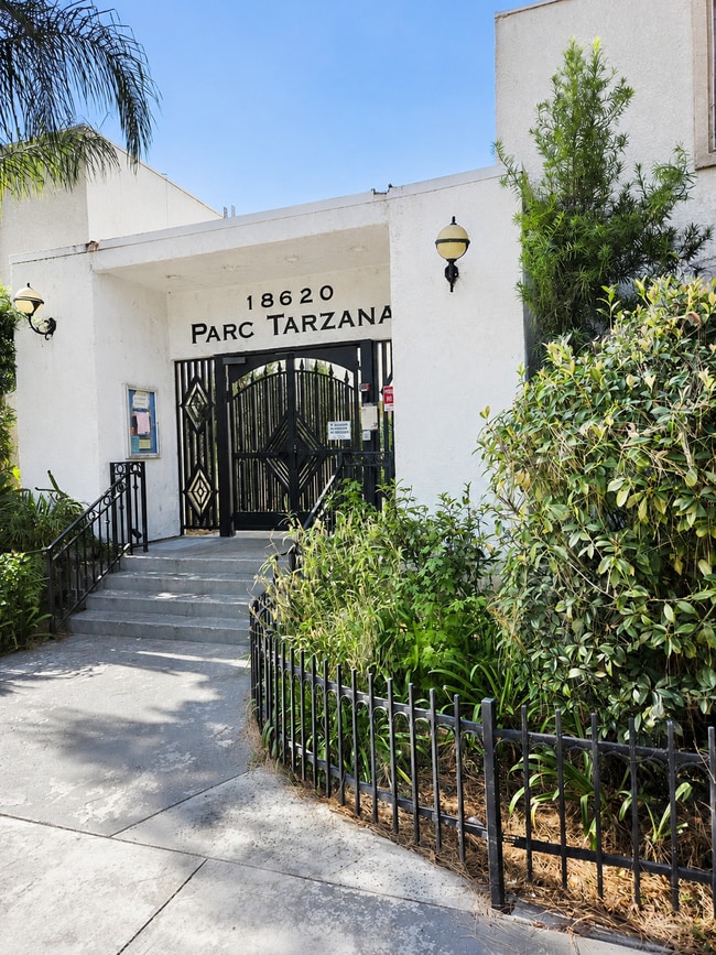 Photo - 18620 Hatteras St Unidad #271