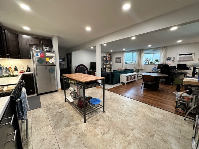 Photo - 137-141 N Franklin St