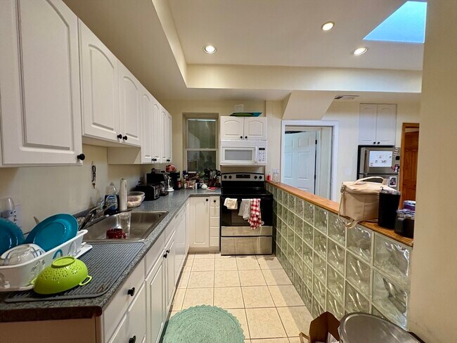 Photo - 1801 Beacon St Unit 8