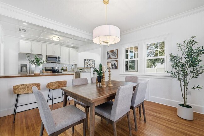 Photo - 918 45th St N