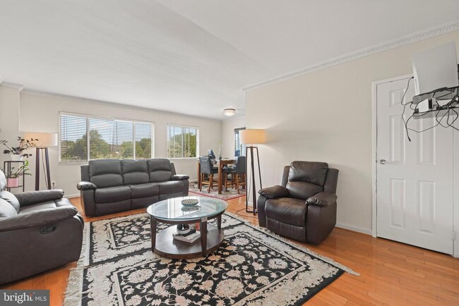 Building Photo - 3701 5th St S Unit 406 Rental