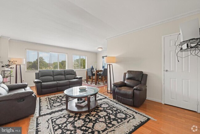 Building Photo - 3701 5th St S Unit 406 Rental