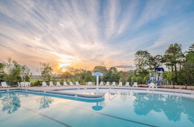 Photo - 220 Sarnesfield Way