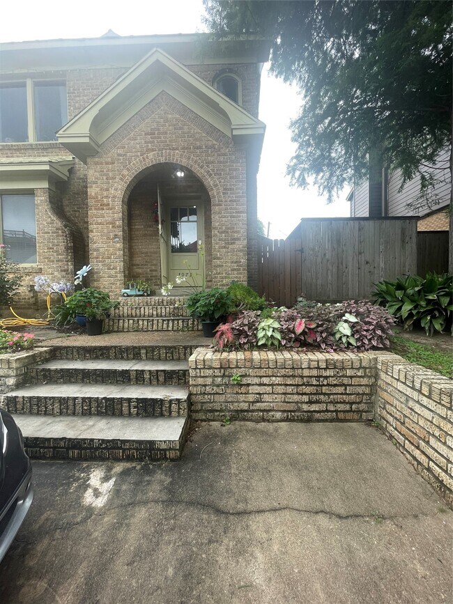 Photo - 1971 W Lamar St