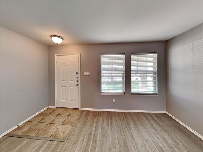 Photo - 2203 Shady Birch Dr