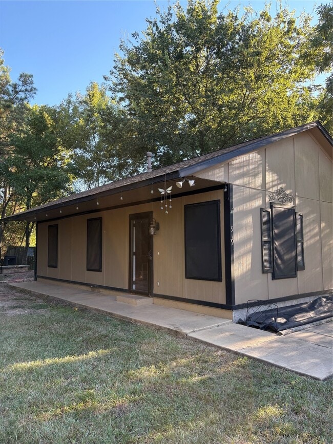 Building Photo - 919 Lovett St