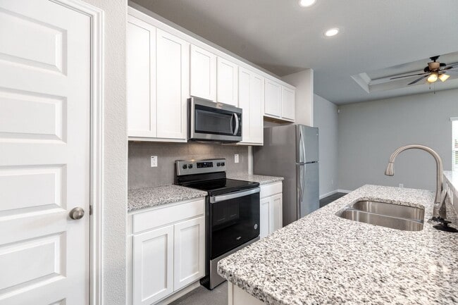 Photo - Charming & Spacious Duplex Retreat in Seguin!