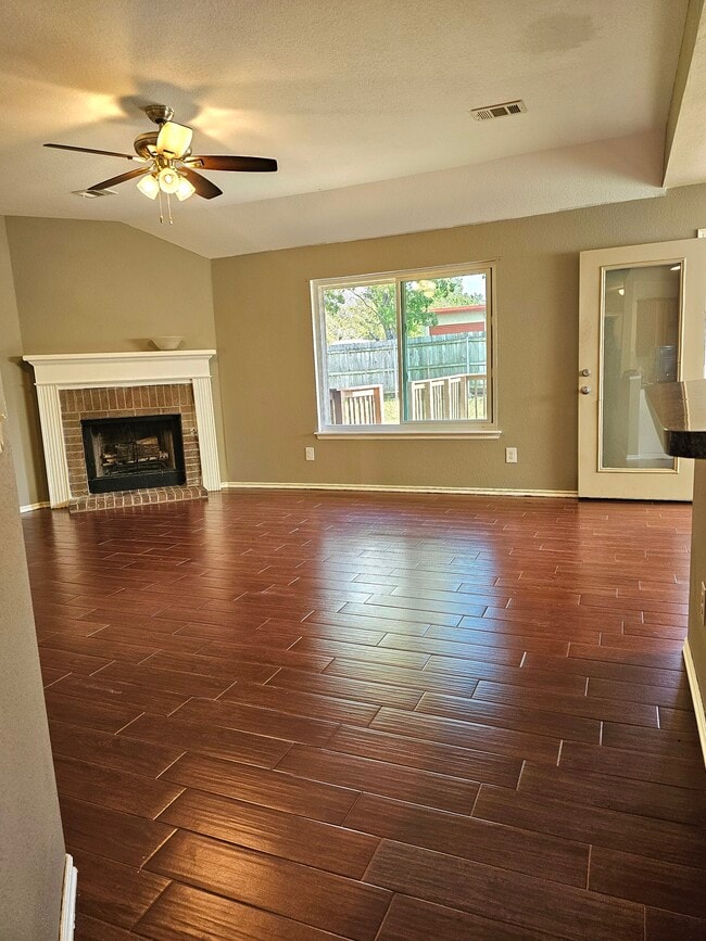 Living Room - 5704 SE 87th St