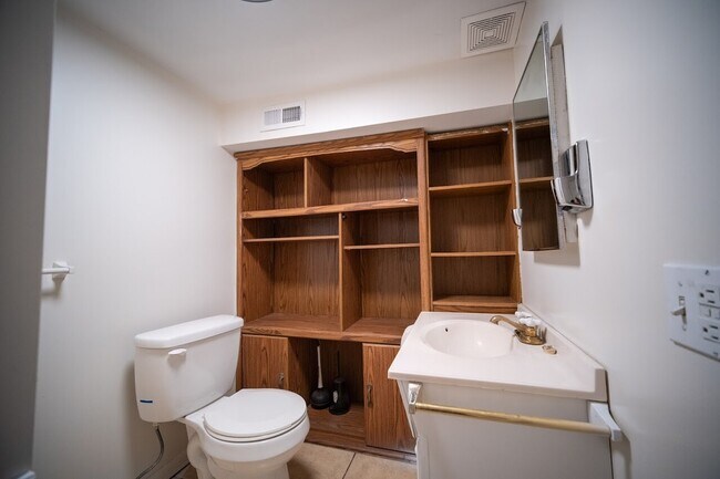 Photo - Basement Apartment Unidad 1