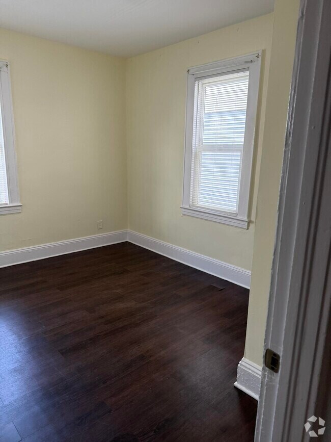 Building Photo - 449 3rd Ave Rental