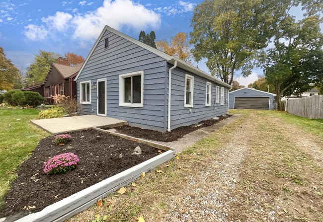 Photo - 6441 Crest Dr