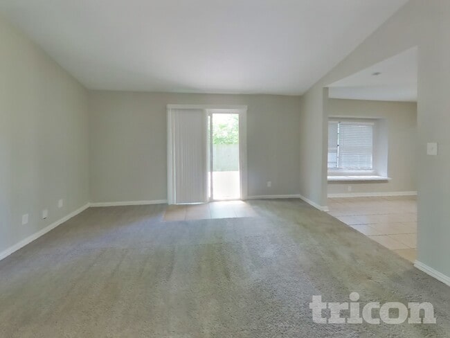 Photo - 405 Magnolia Dr