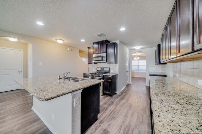 Photo - Charming Home Awaits: Spacious & Modern Li...