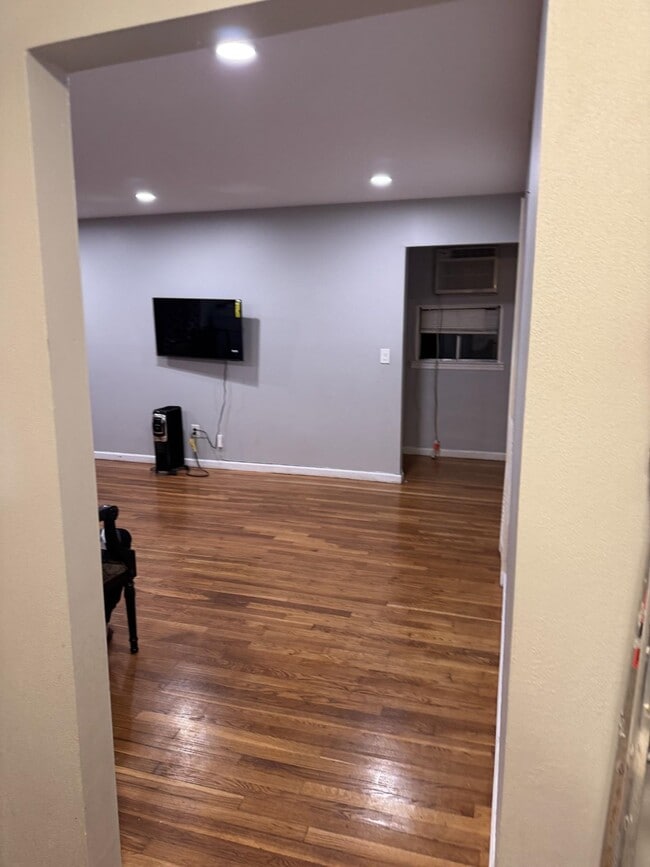 Photo - 9119 Smith Ave Unidad FIRST FLOOR