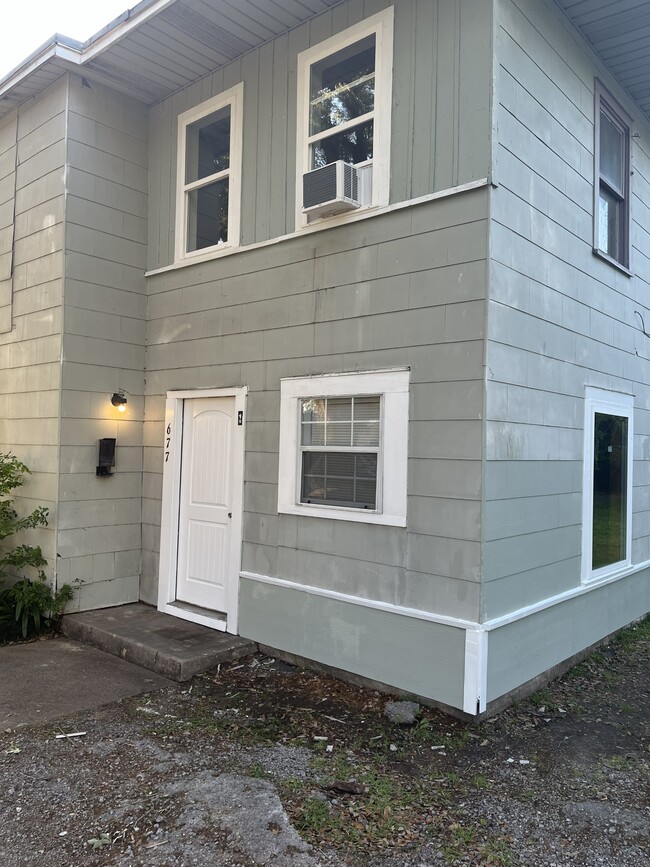 Photo - 677 E Caston St
