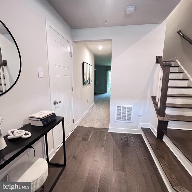 18 Hunters Dr