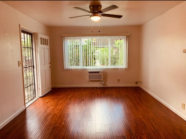 Aire acondicionado en la sala de estar - 10 W Swain Rd