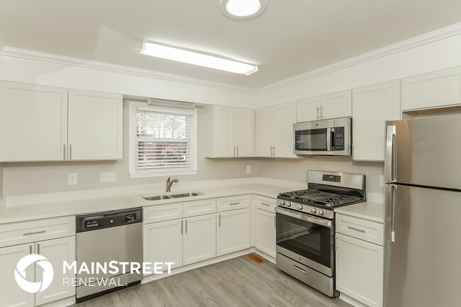 Photo - 2705 New Garden Rd E