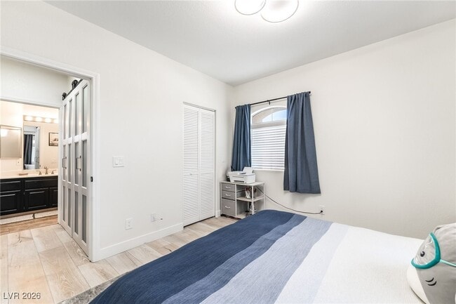 Photo - 3320 S Fort Apache Rd Unidad 213