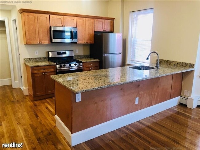 Photo - 330 Saint Paul St