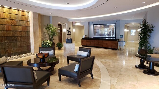 Lobby - 2211 E Camelback Rd Unit 102