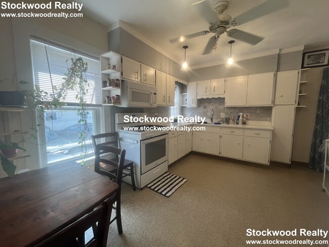 Building Photo - 62 Brookside Ave Unit 1 Rental