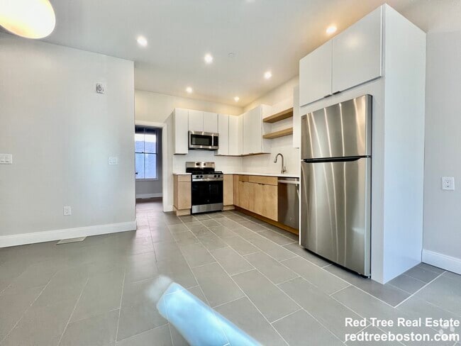 Building Photo - 1607 Tremont St Unit 1 Rental