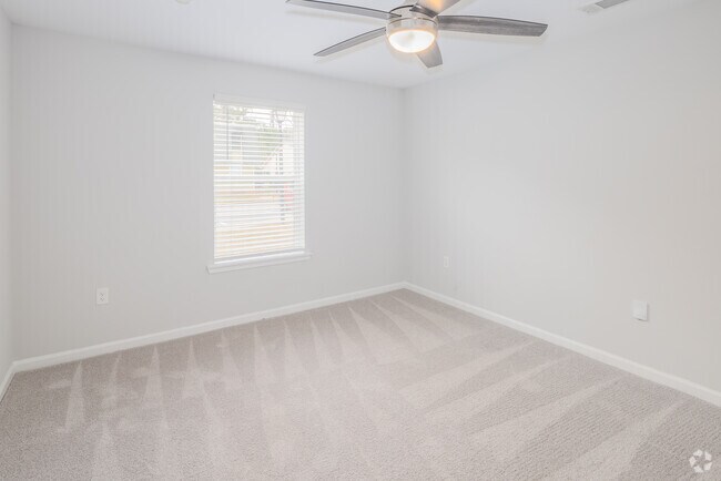 2BR, 2BA - 1,006SF Renovated - Bedroom