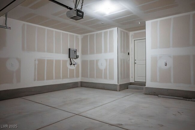 Building Photo - 6184 Hibiscus Gdn St