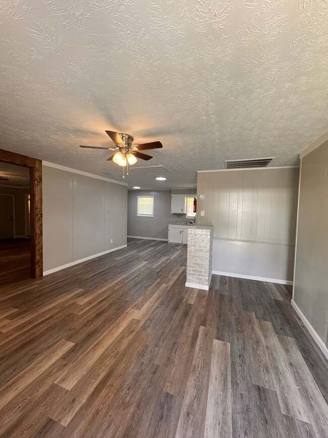 140 Lake Dr