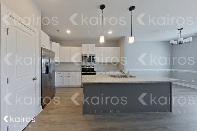 Photo - 3716 Oak Leaf Wy