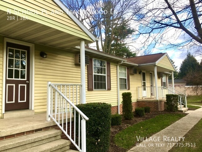 Photo - 305 N School Pl