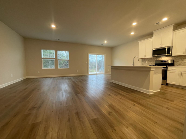 Photo - 523 Summit Vw