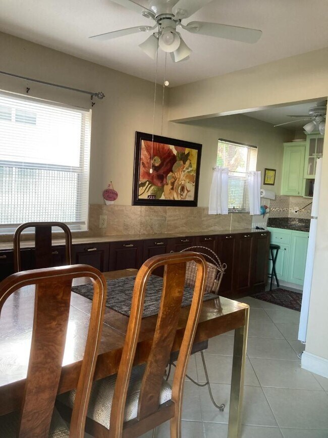 Photo - 445 Saxony Way Unit 445