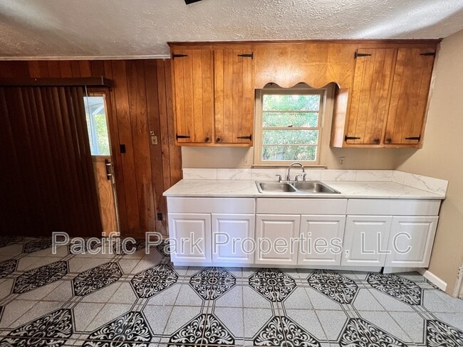 Photo - 5151 Newbury Ln