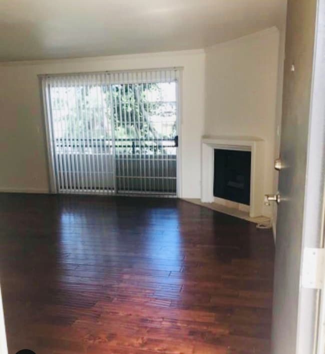 Building Photo - 13012 Riverside Dr